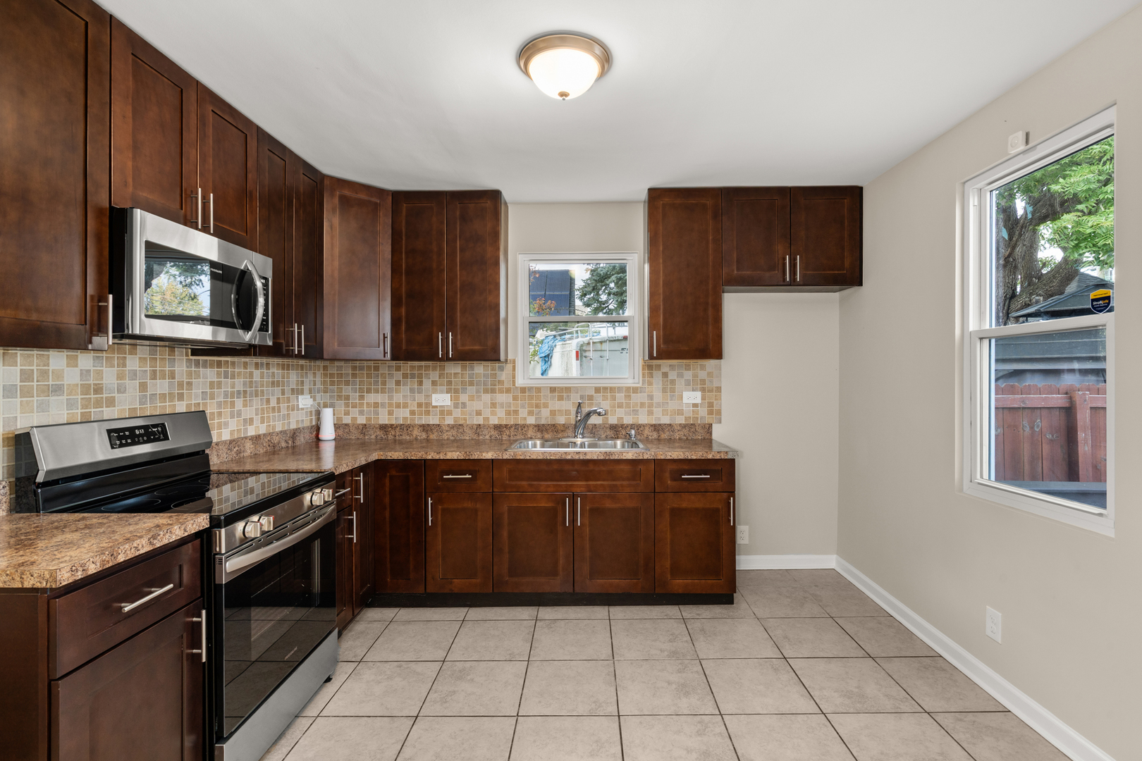 13249 S Carondolet Avenue, Chicago, IL 60633