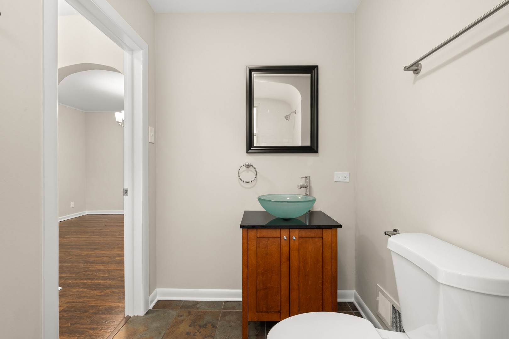 13249 S Carondolet Avenue, Chicago, IL 60633