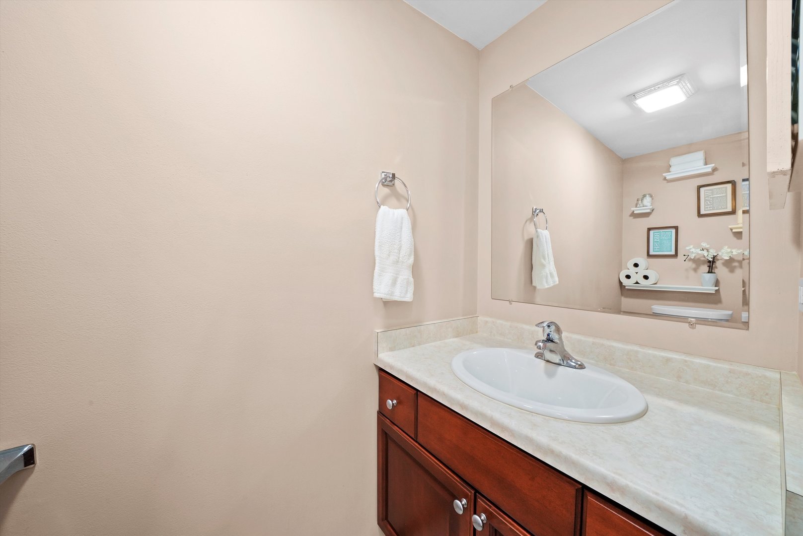34040 N White Oak Lane, Gurnee, IL 60031