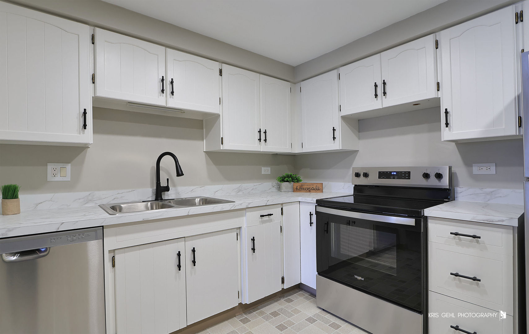 920 Vose Drive #208, Gurnee, IL 60031