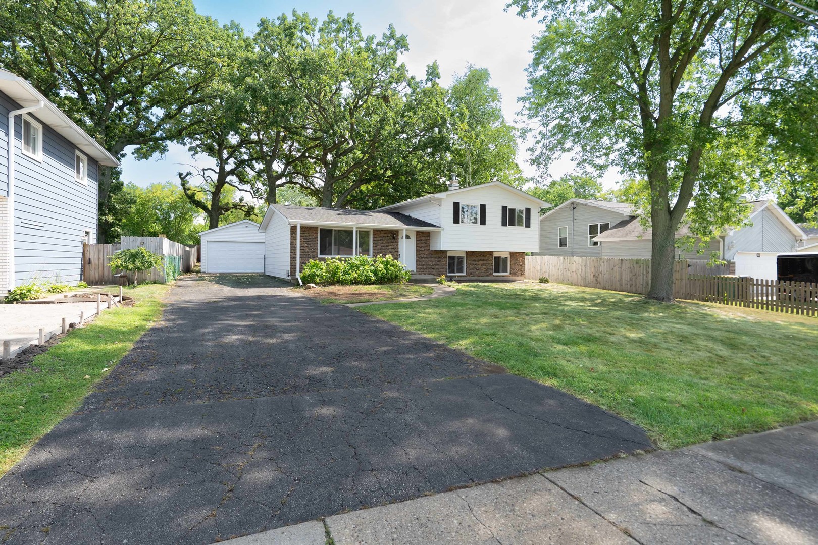2509 Jethro Avenue, Zion, IL 60099
