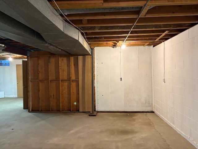 3363 S Manor Drive, Lansing, IL 60438