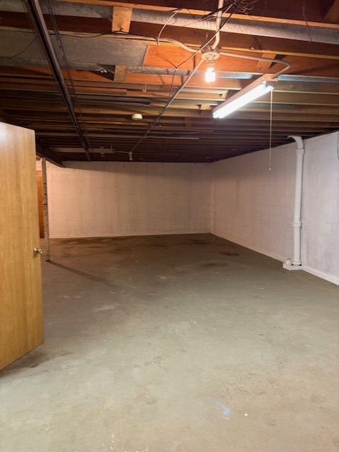 3363 S Manor Drive, Lansing, IL 60438