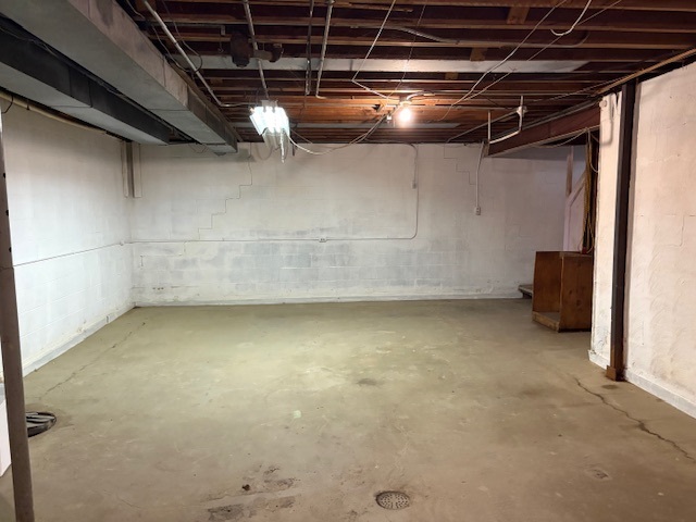 3363 S Manor Drive, Lansing, IL 60438