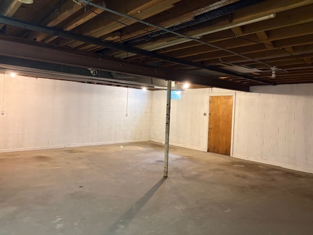 3363 S Manor Drive, Lansing, IL 60438