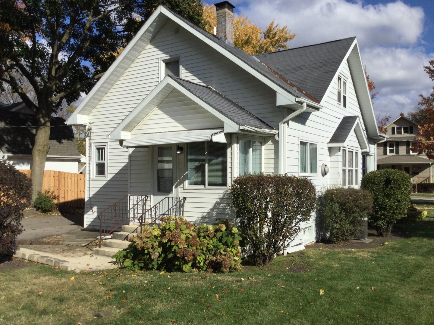 414 S Hale Street, Wheaton, IL 60187