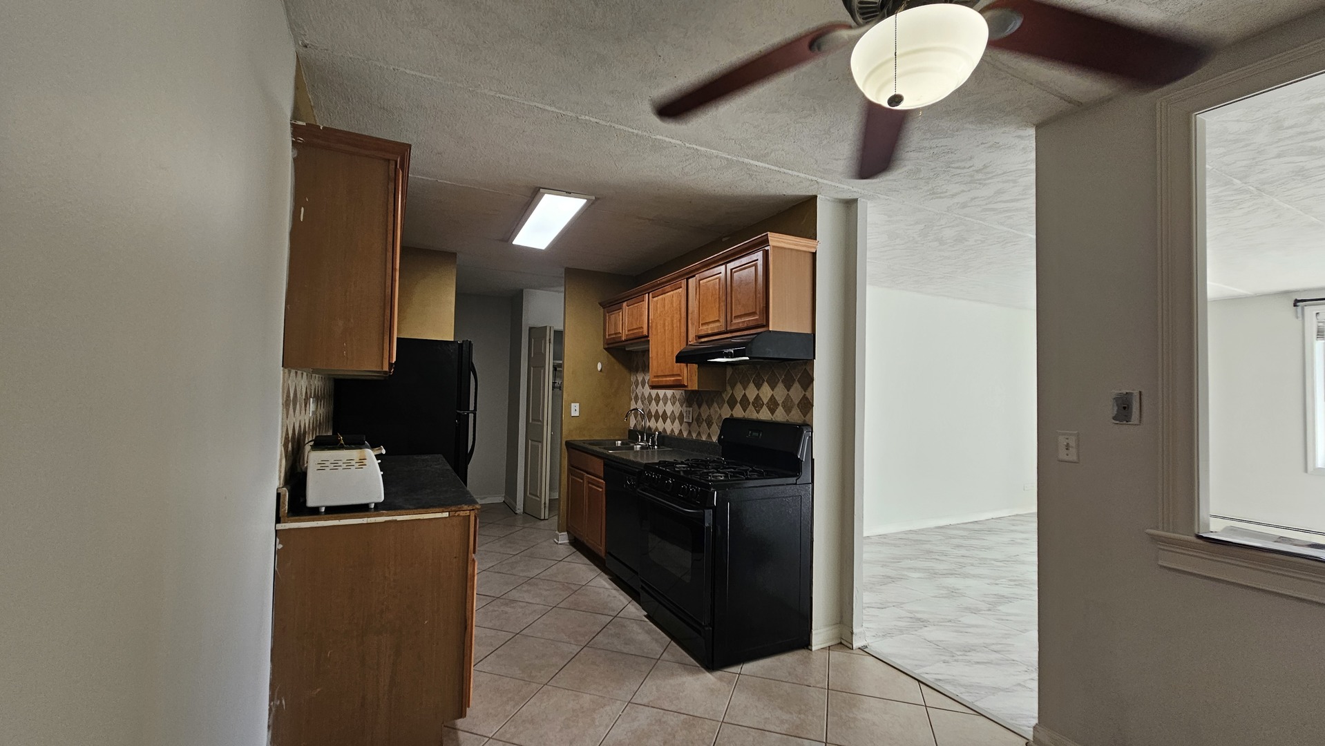 5011 VALLEY Lane #305, Streamwood, IL 60107