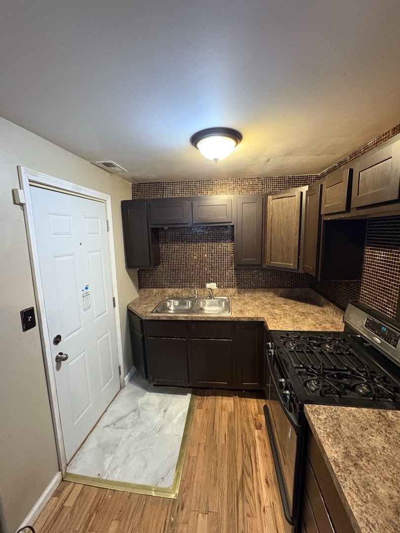 10 W 140th Court, Riverdale, IL 60827