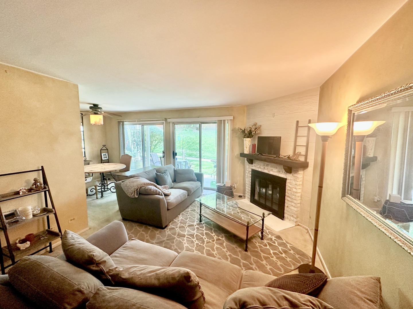 22 Waterbury Lane #N1, Schaumburg, IL 60193