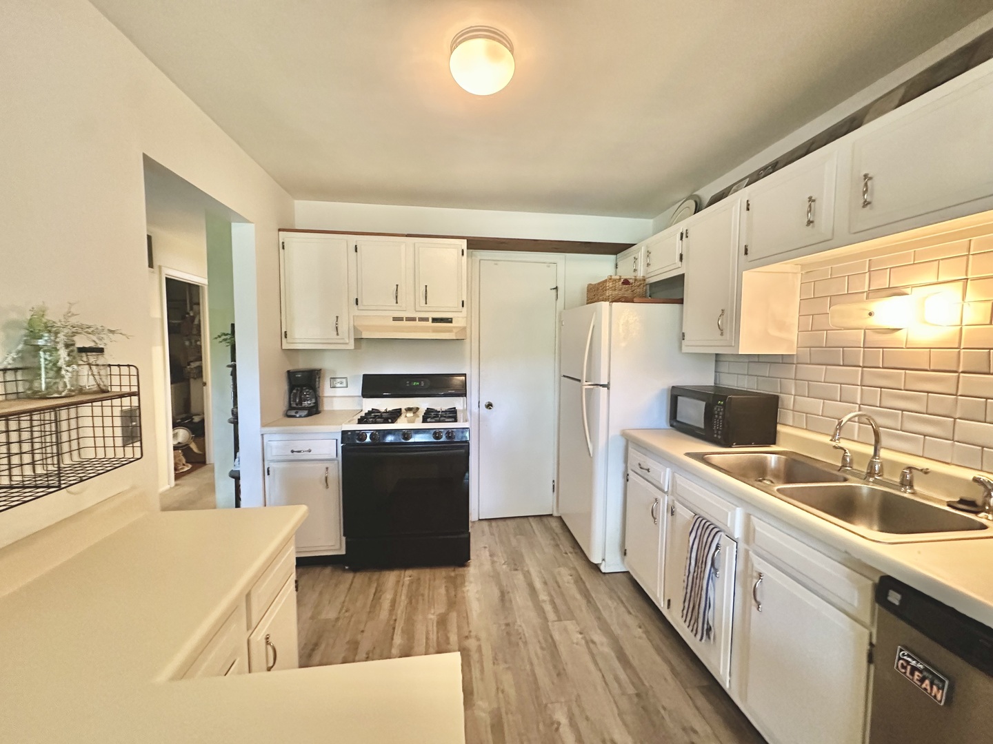22 Waterbury Lane #N1, Schaumburg, IL 60193