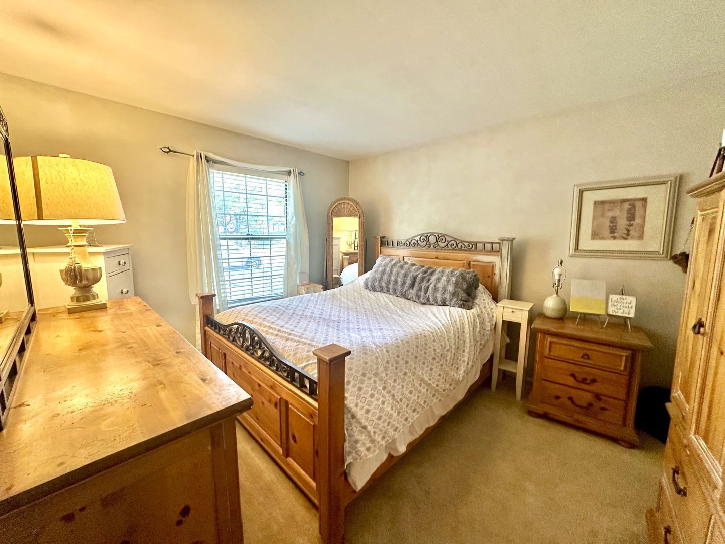 22 Waterbury Lane #N1, Schaumburg, IL 60193