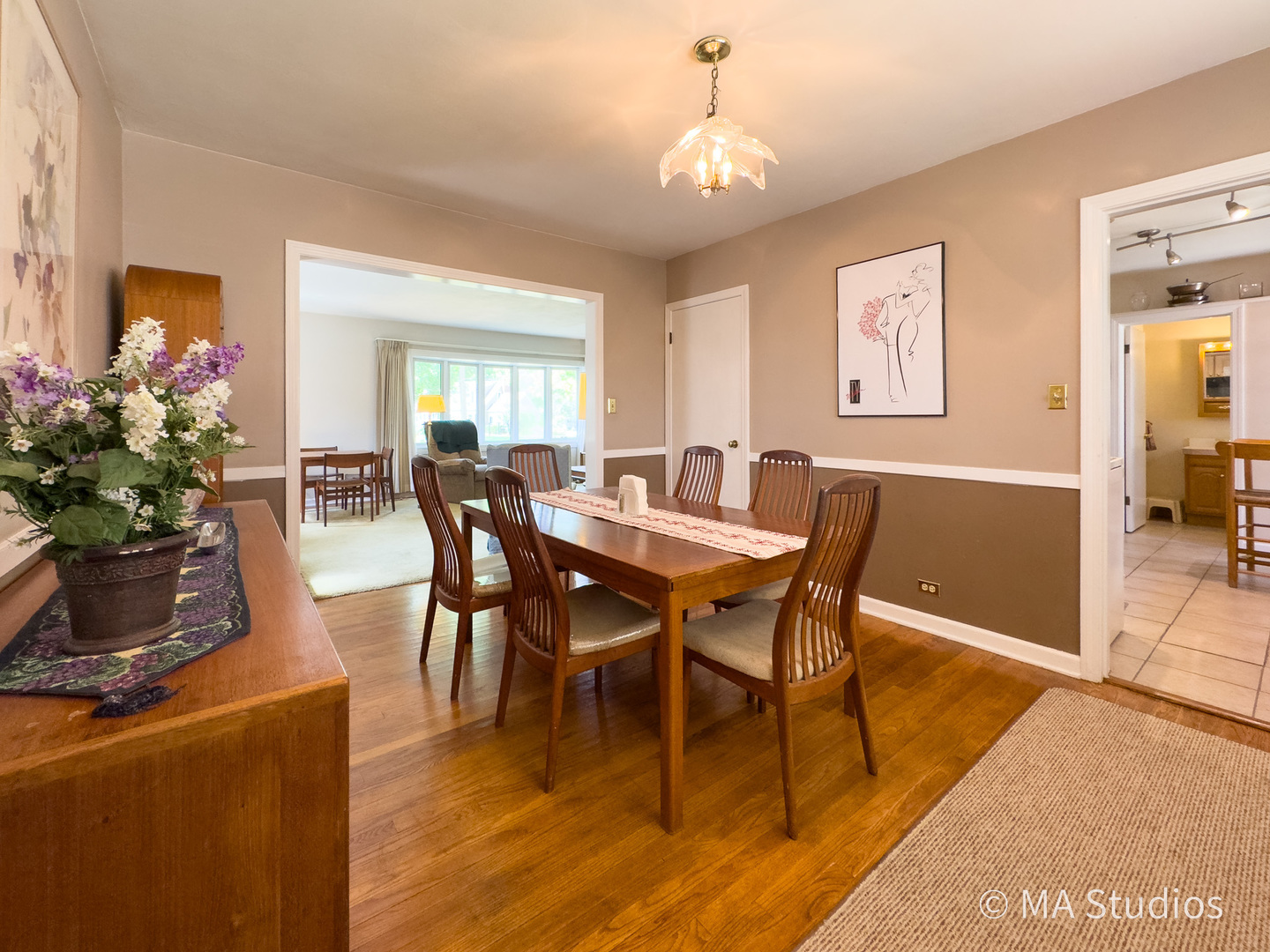 1219 Golf Lane, Wheaton, IL 60189