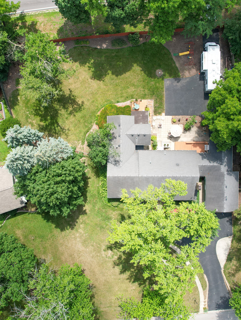 1219 Golf Lane, Wheaton, IL 60189