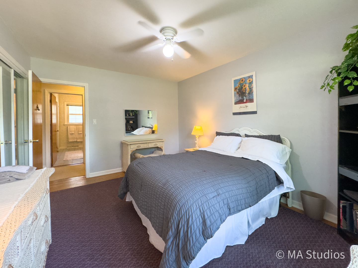 1219 Golf Lane, Wheaton, IL 60189