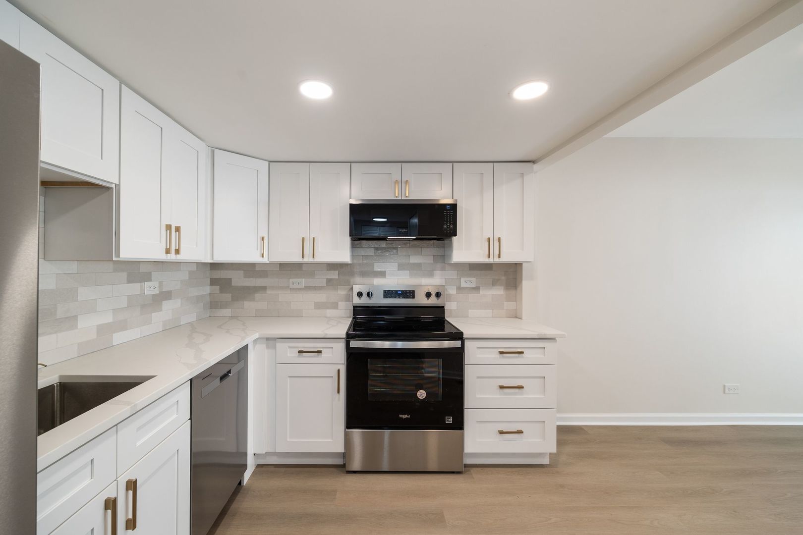 831 Mansfield Court, Schaumburg, IL 60194