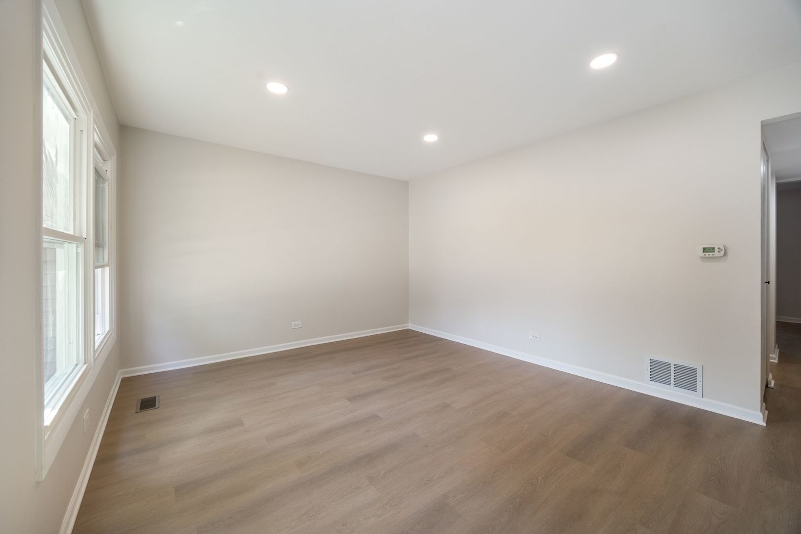 831 Mansfield Court, Schaumburg, IL 60194