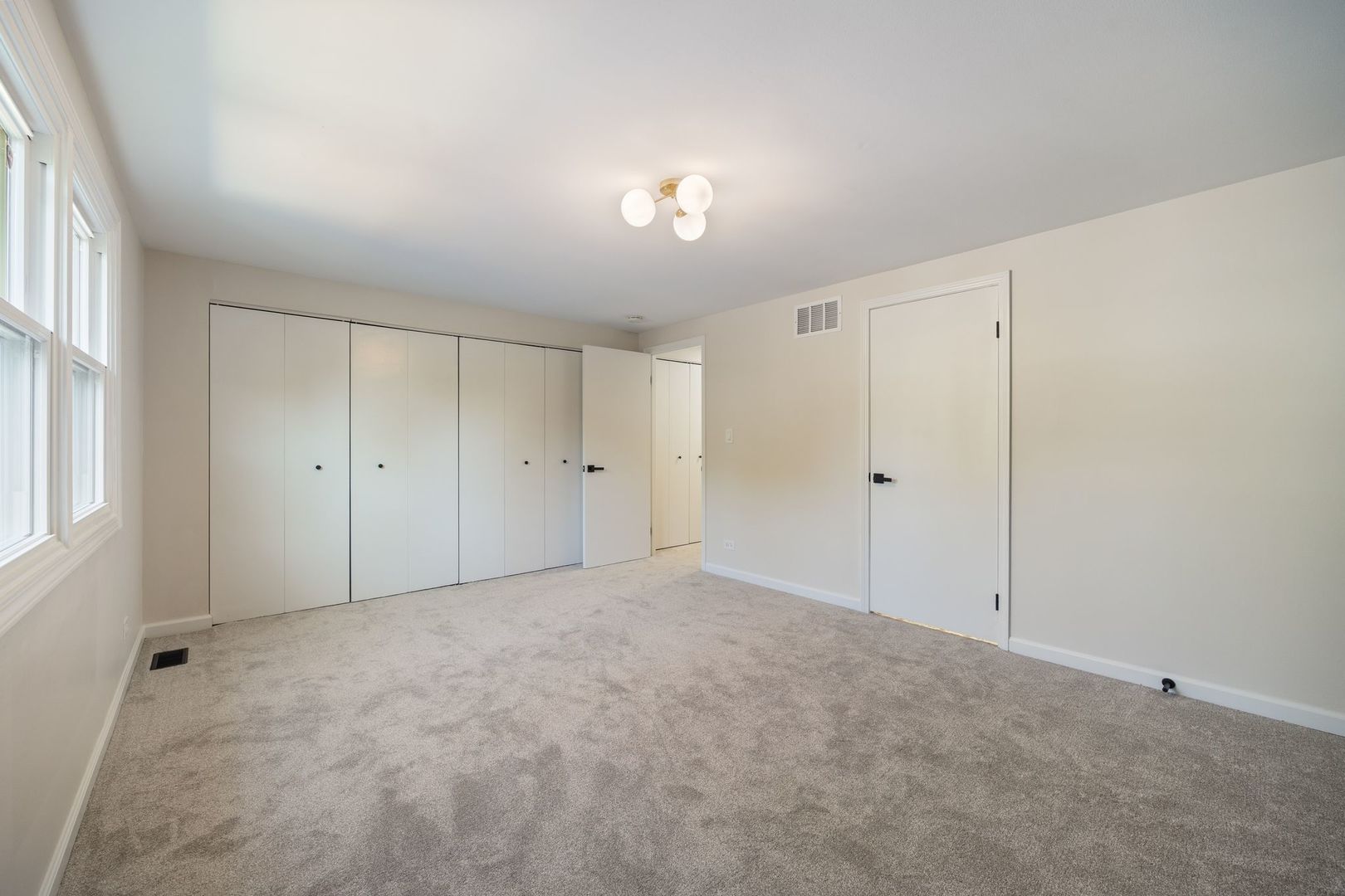 831 Mansfield Court, Schaumburg, IL 60194