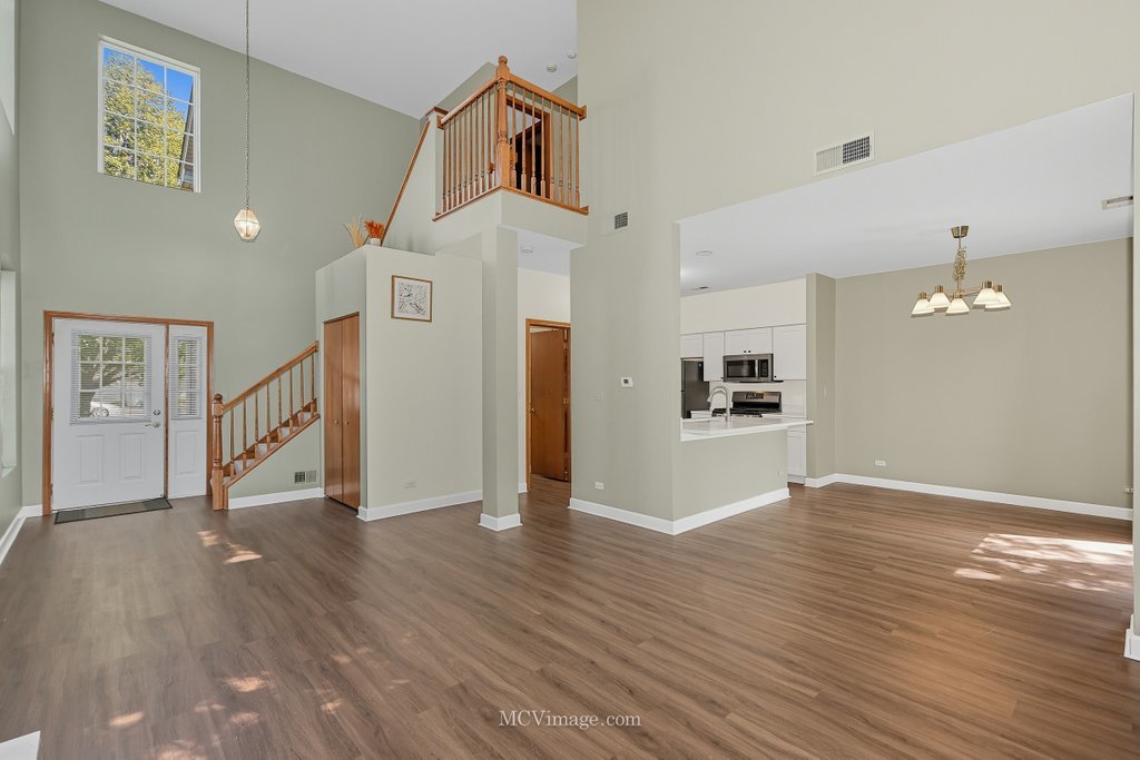 2824 Collins Court, Naperville, IL 60563