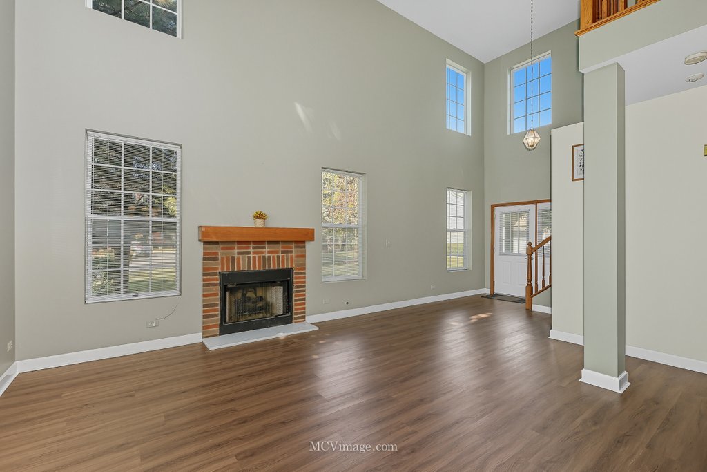 2824 Collins Court, Naperville, IL 60563