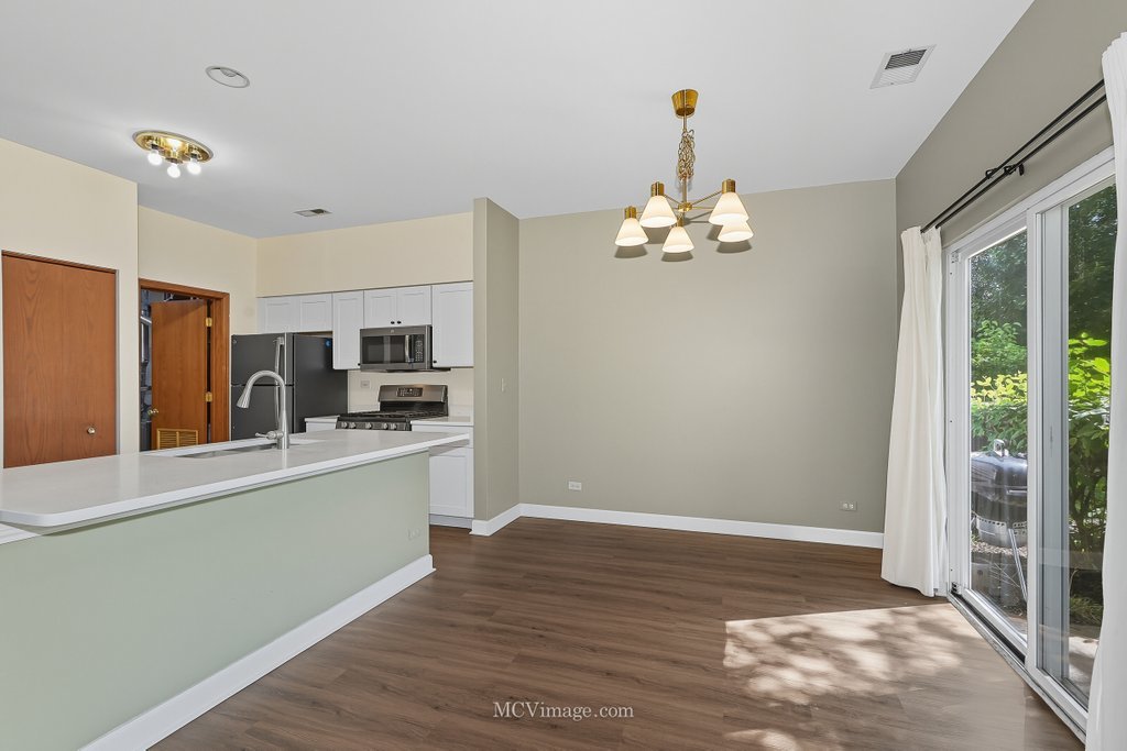 2824 Collins Court, Naperville, IL 60563