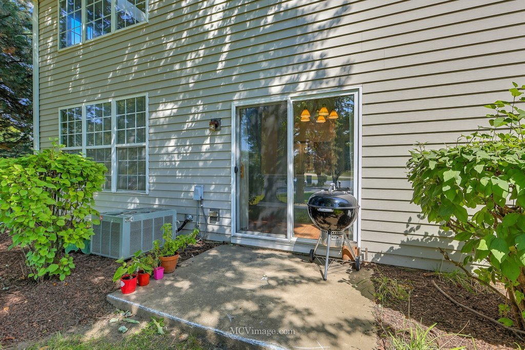 2824 Collins Court, Naperville, IL 60563