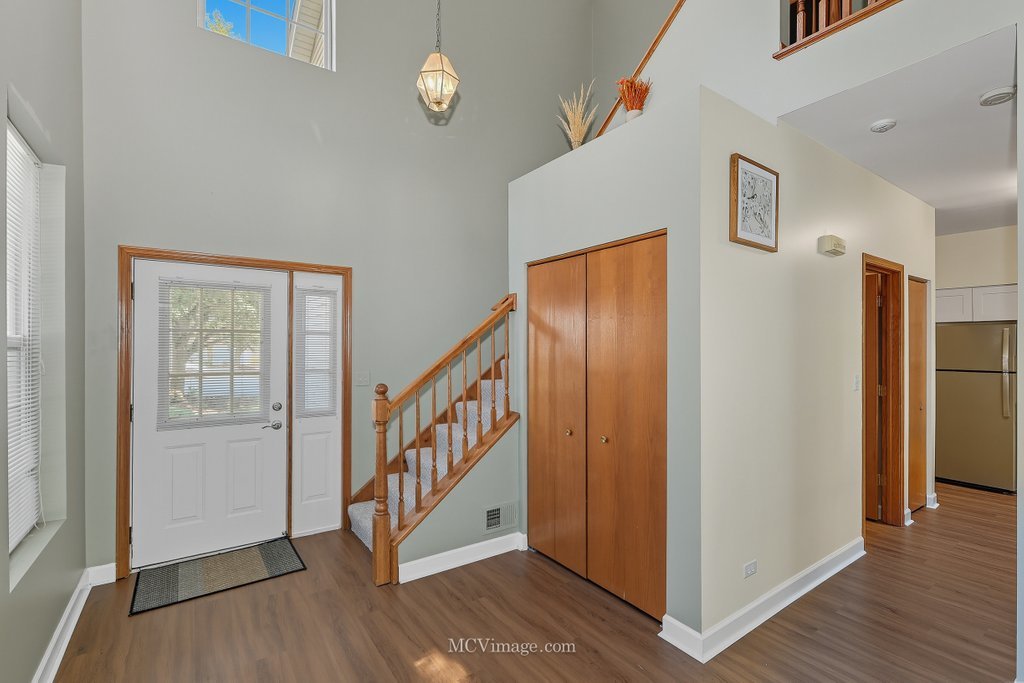 2824 Collins Court, Naperville, IL 60563