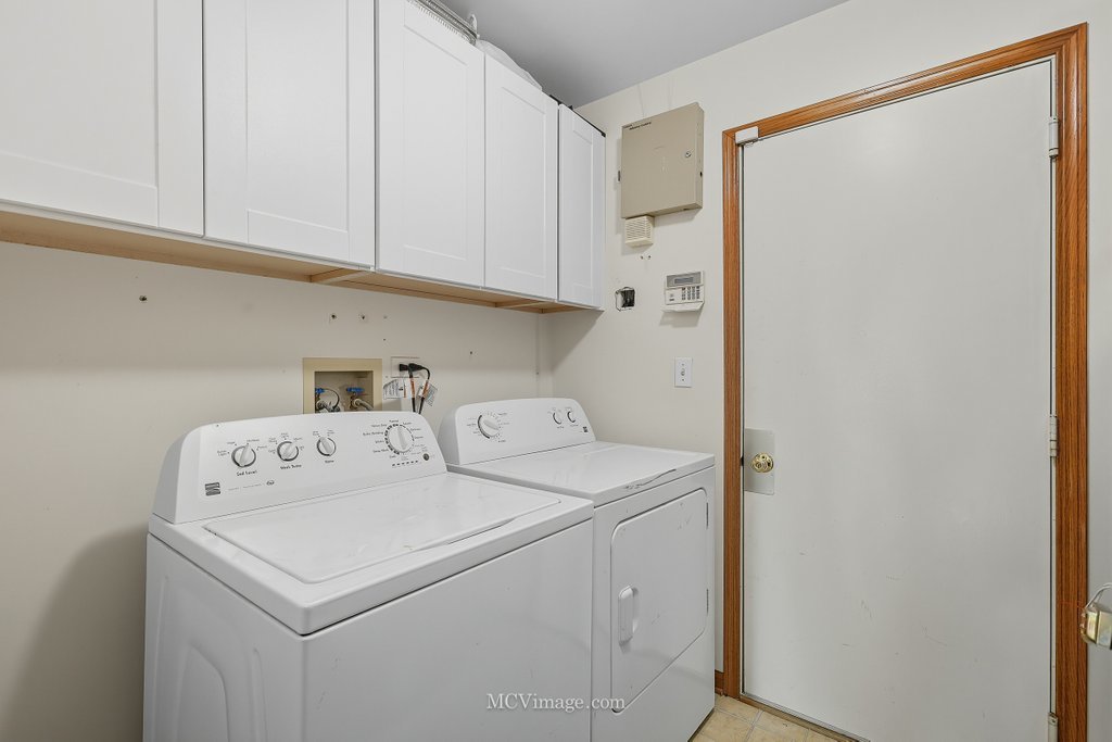 2824 Collins Court, Naperville, IL 60563
