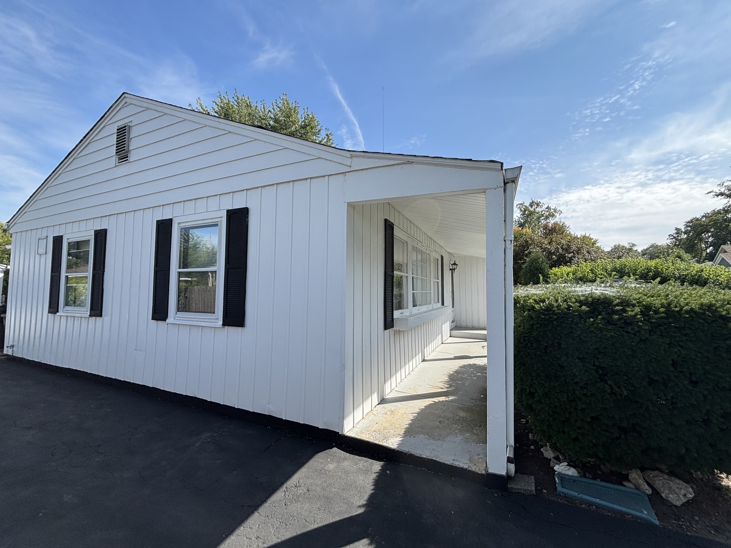 9 S Midland Avenue, Mundelein, IL 60060