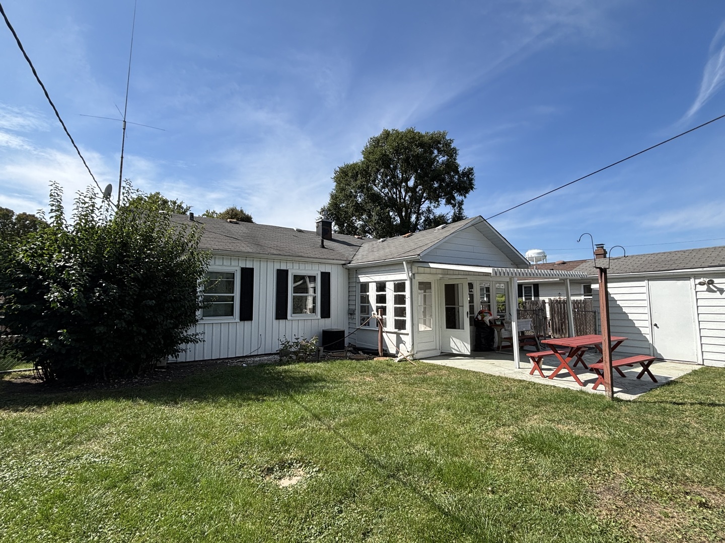 9 S Midland Avenue, Mundelein, IL 60060