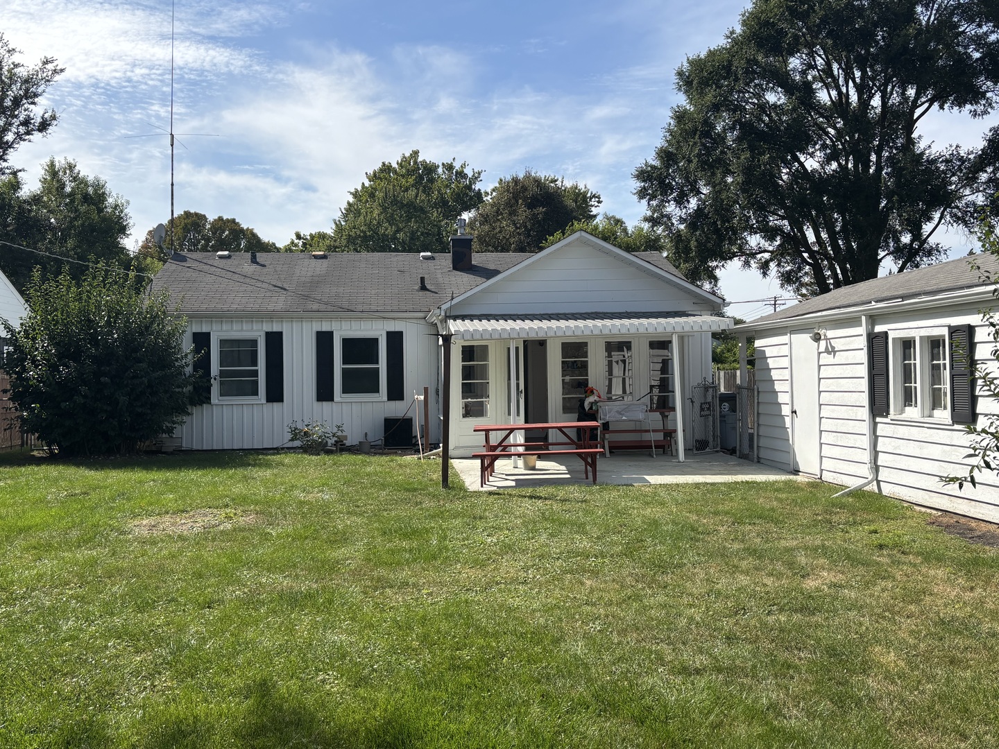 9 S Midland Avenue, Mundelein, IL 60060