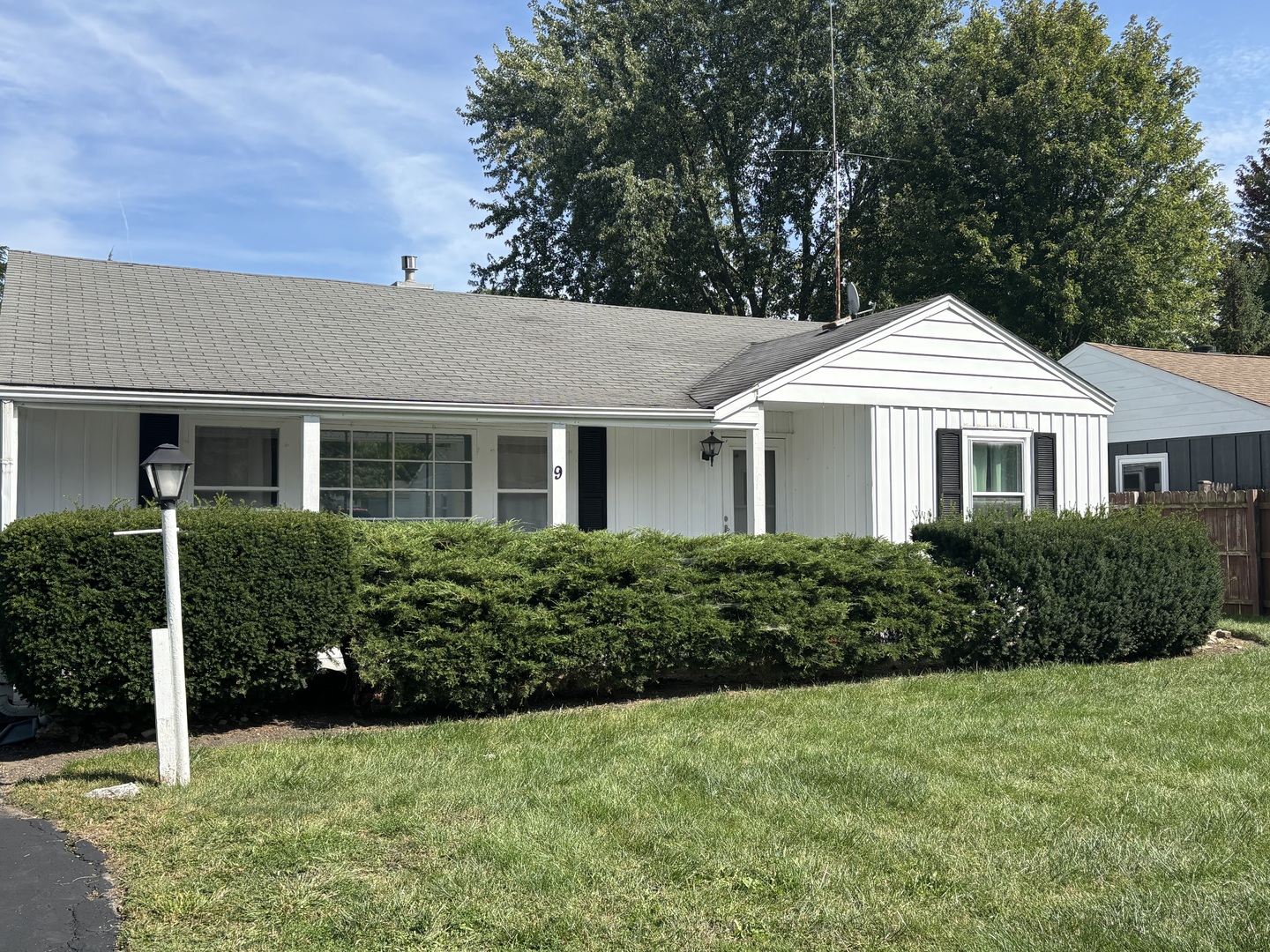 9 S Midland Avenue, Mundelein, IL 60060