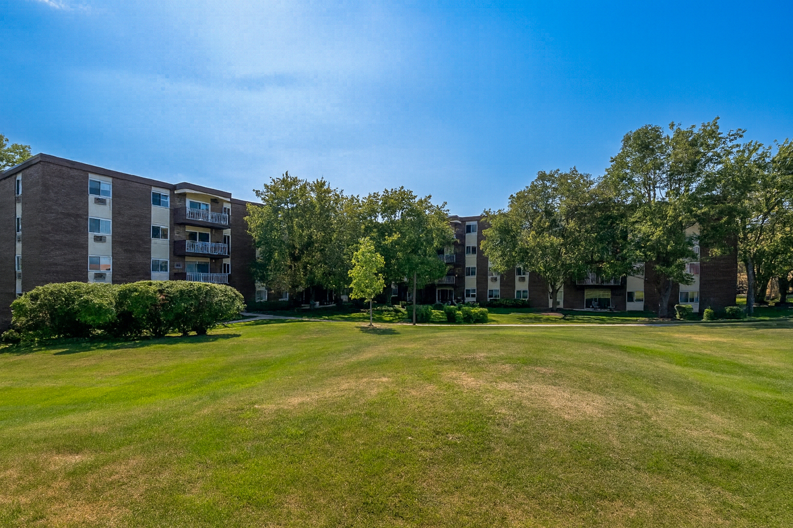 1311 S Finley Road #204, Lombard, IL 60148