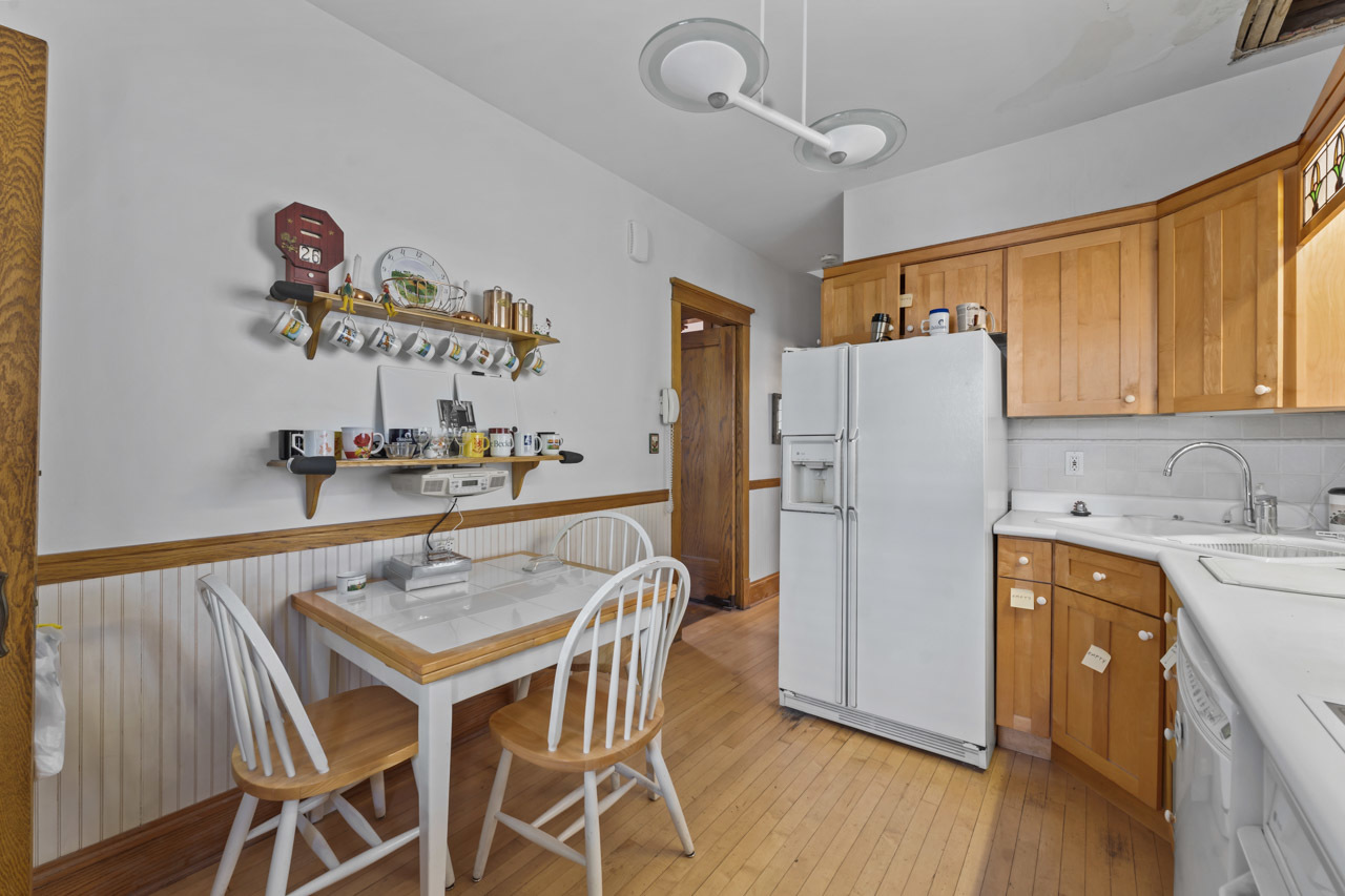 4425 N Sacramento Avenue, Chicago, IL 60625