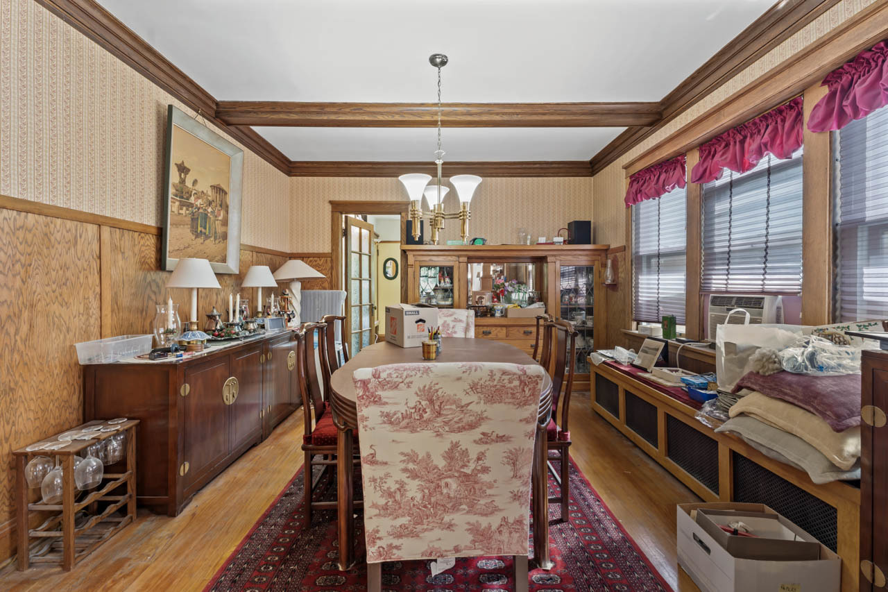 4425 N Sacramento Avenue, Chicago, IL 60625