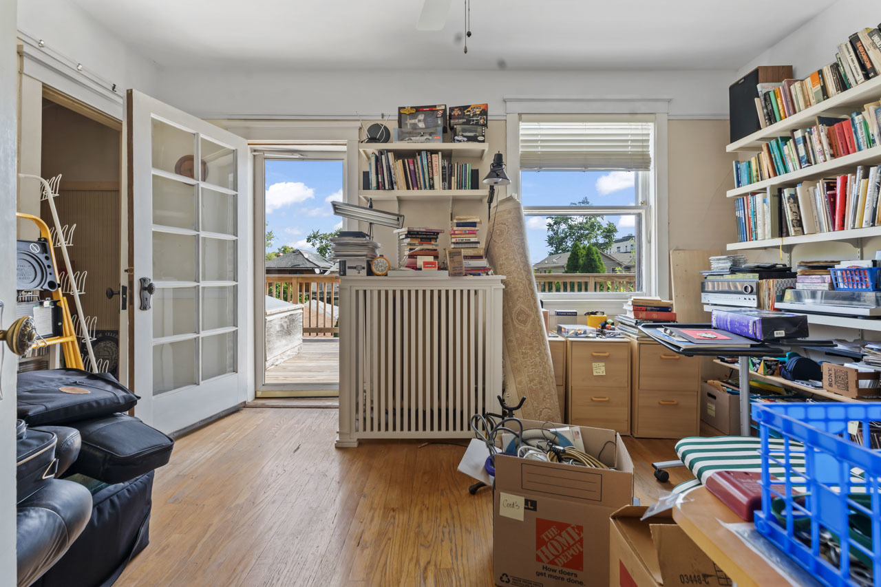 4425 N Sacramento Avenue, Chicago, IL 60625