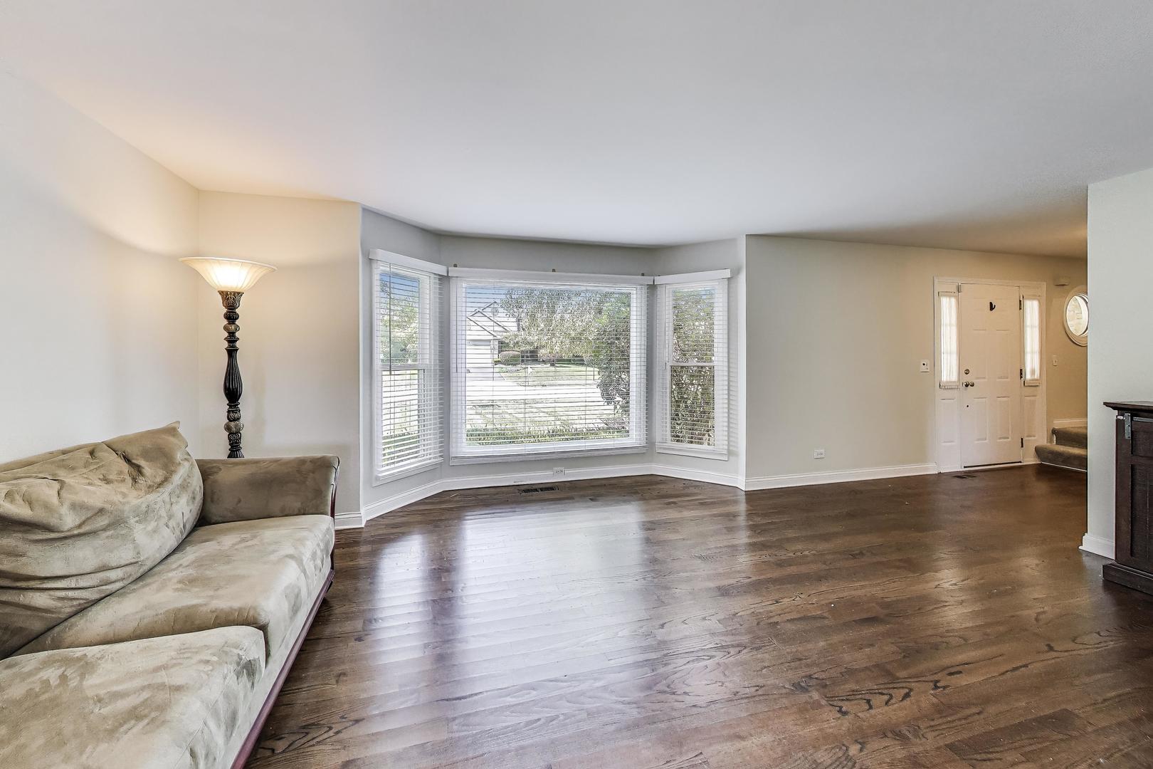 1307 Saddlebrook Road, Bartlett, IL 60103