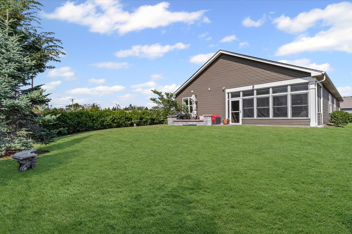 6359 Doral Drive, Gurnee, IL 60031