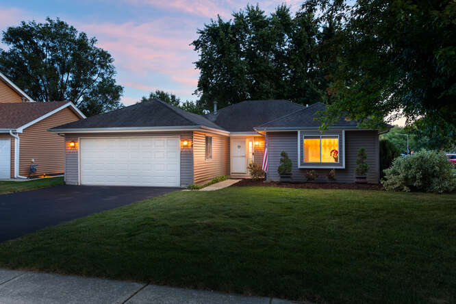 1334 Haverhill Circle, Naperville, IL 60563