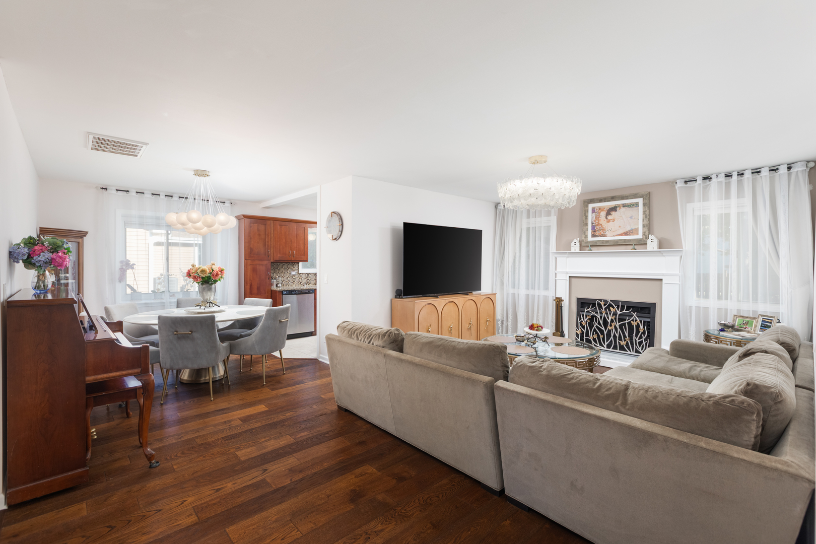 1334 Haverhill Circle, Naperville, IL 60563