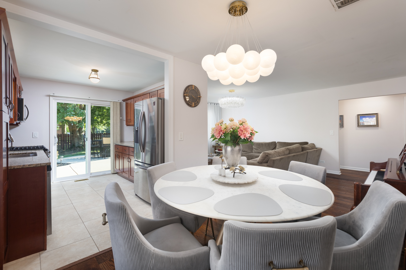 1334 Haverhill Circle, Naperville, IL 60563