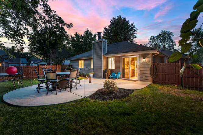 1334 Haverhill Circle, Naperville, IL 60563