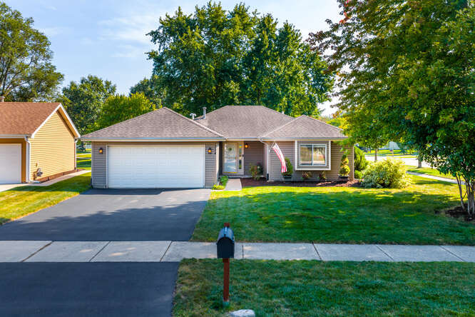 1334 Haverhill Circle, Naperville, IL 60563