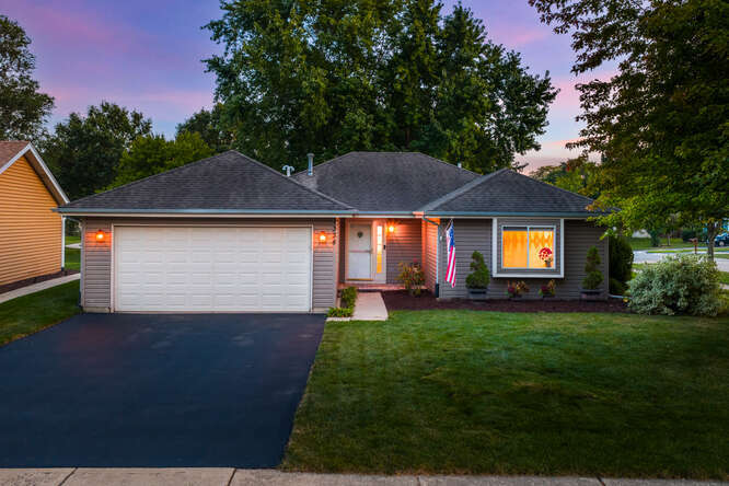 1334 Haverhill Circle, Naperville, IL 60563