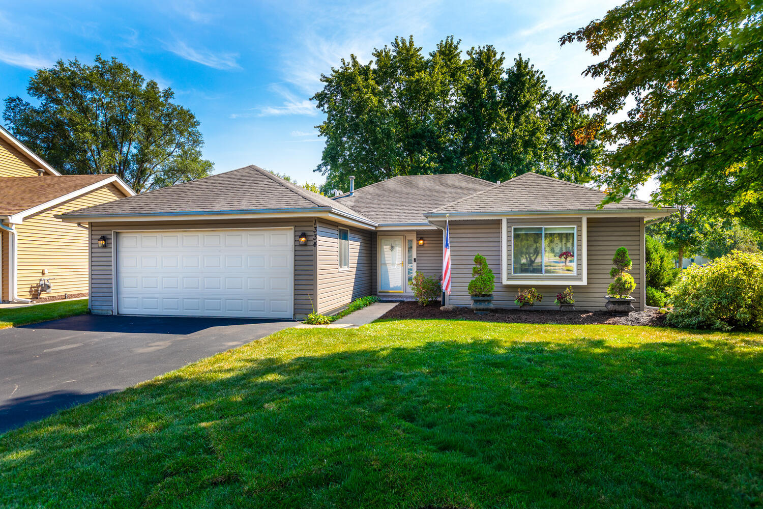 1334 Haverhill Circle, Naperville, IL 60563