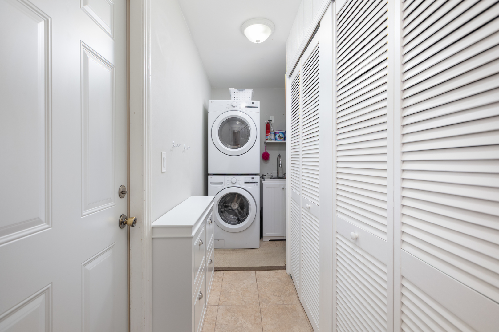 1334 Haverhill Circle, Naperville, IL 60563