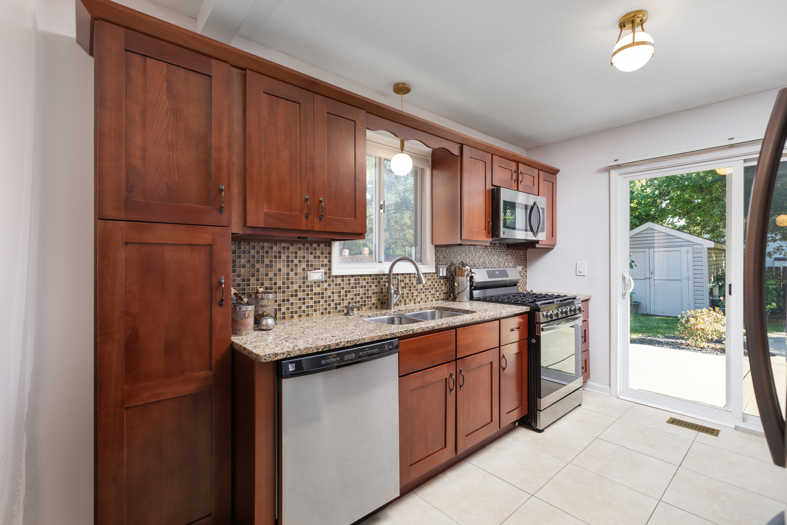 1334 Haverhill Circle, Naperville, IL 60563