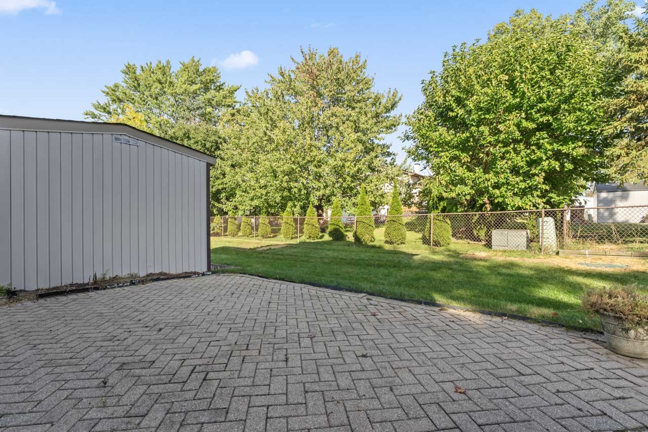 1093 Gloria Drive, Elk Grove Village, IL 60007