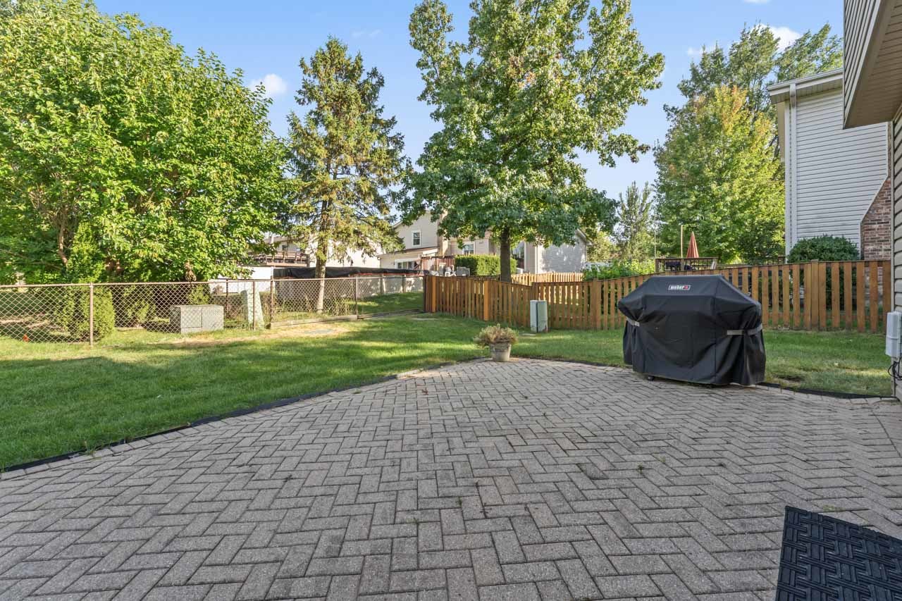 1093 Gloria Drive, Elk Grove Village, IL 60007