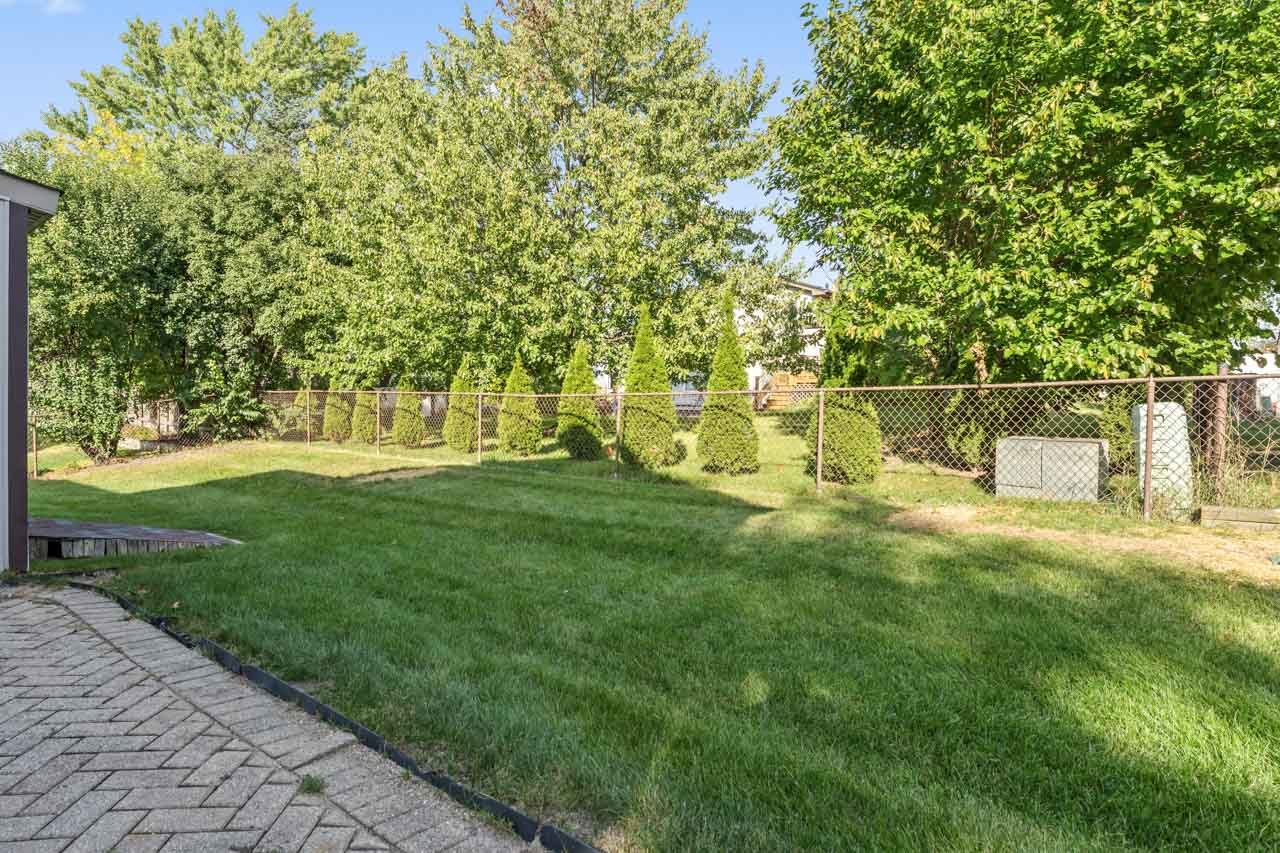 1093 Gloria Drive, Elk Grove Village, IL 60007