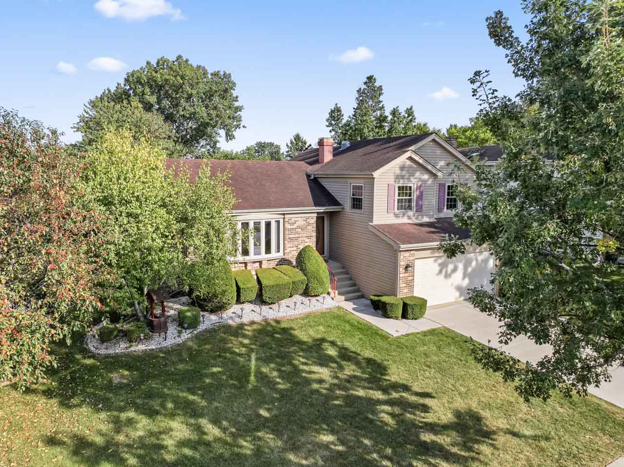 1093 Gloria Drive, Elk Grove Village, IL 60007
